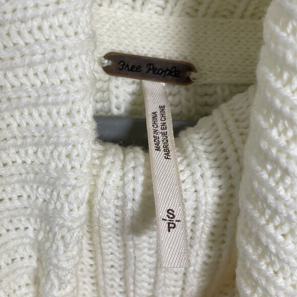 FREE PEOPLE LAYER CAKE TURTLENECK SWEATER COCONUT Women's Ivory Small Oversize - Picture 4 of 10
